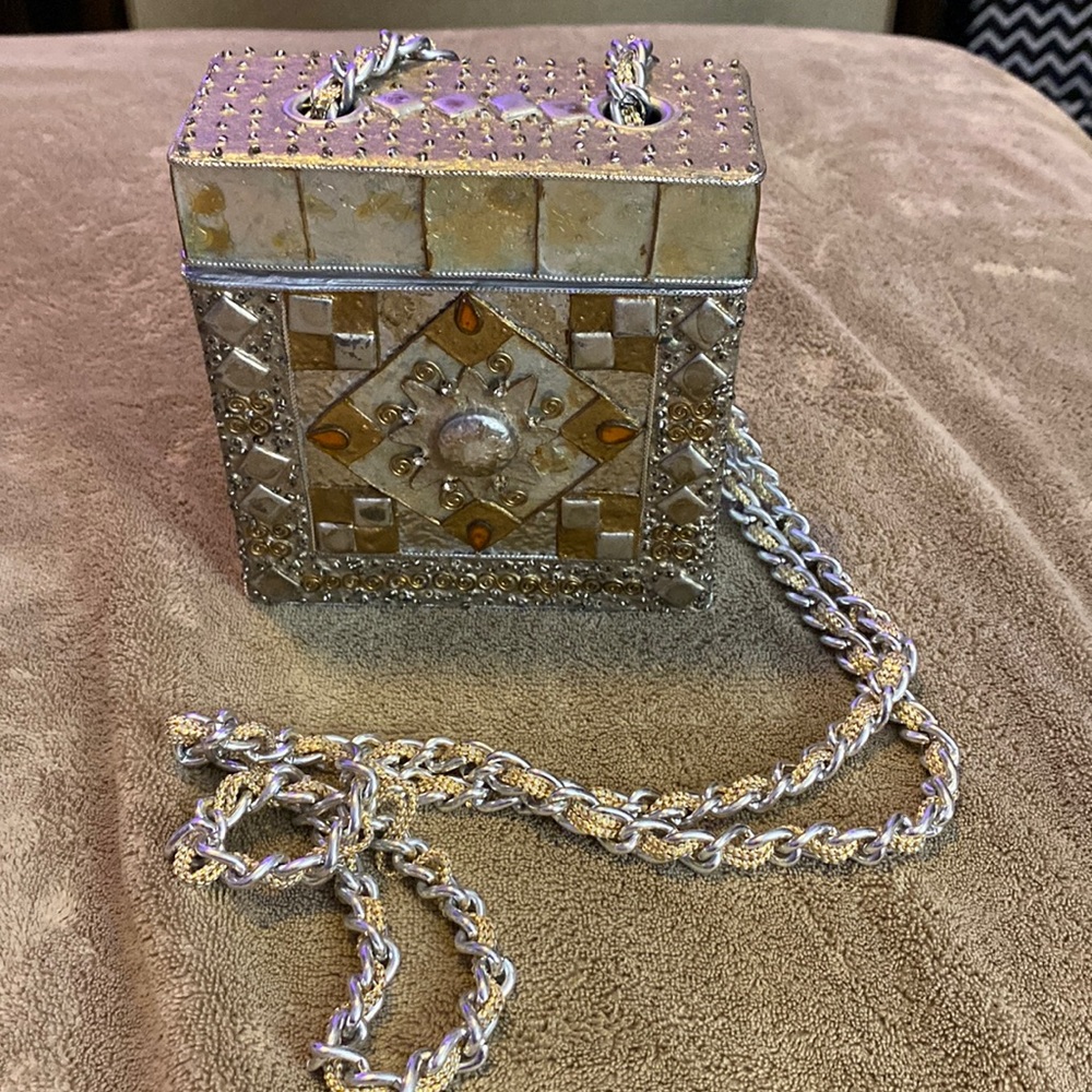 Beautiful handcrafted evening bag made in the Philippines.